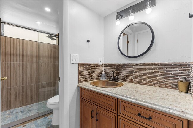 Building Photo - 30 SE 13th St