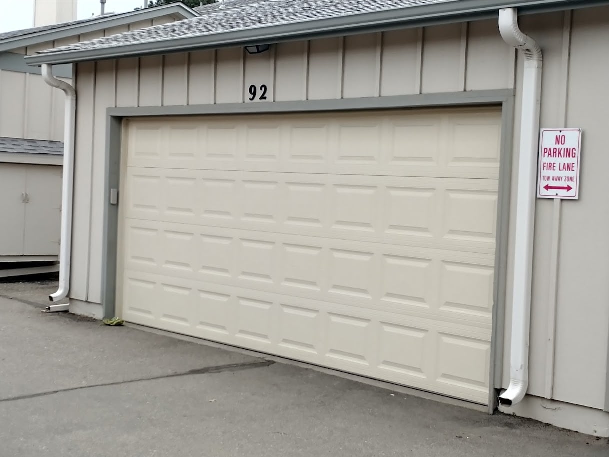 Garage - 10360 E Jewell Ave