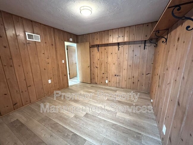 Building Photo - 2607 Glenwood Ln