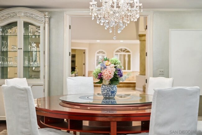 Building Photo - 459 Flores De Oro