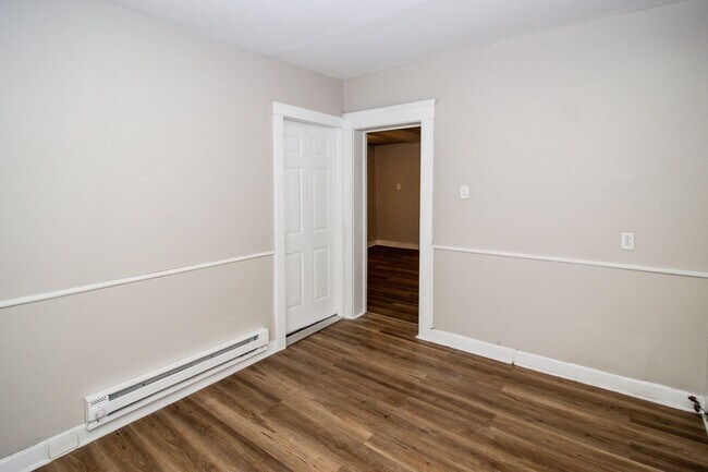 Building Photo - 2947 E 57th St