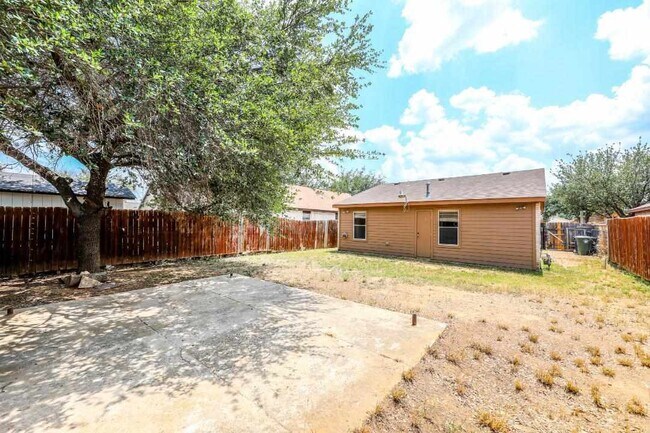 Building Photo - 11811 Fawn Dr