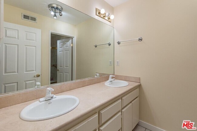 Building Photo - 23639 Clover Trail