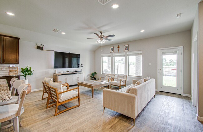 Building Photo - 3742 Canyon Shore Ln