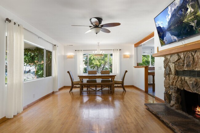 Building Photo - 228 N Pueblo Ave