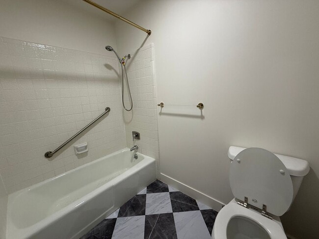 Building Photo - Beautifully Updated Home in Holladay