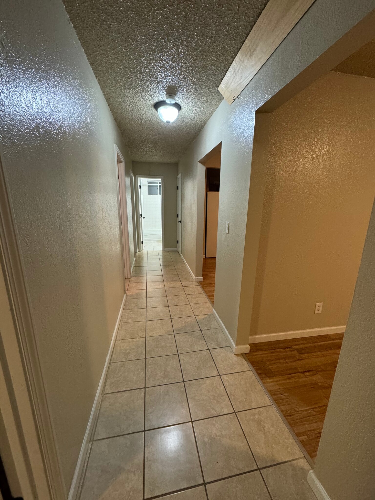 Building Photo - 16943 Hanson Dr