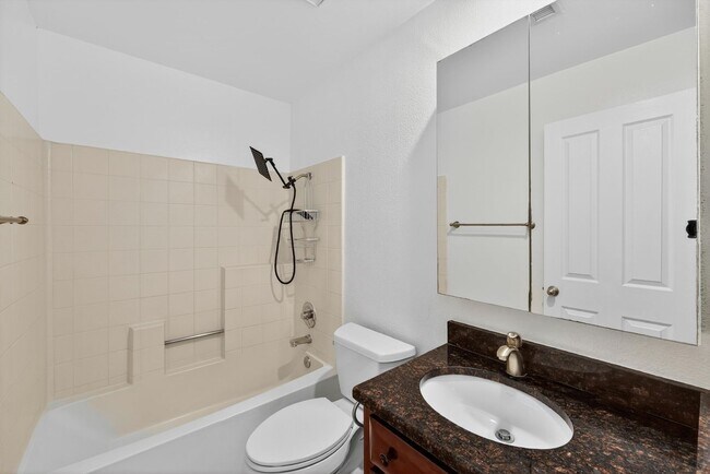 Building Photo - Gated Lake Forest Condo | Pool, Spa, Washer/Dryer & 3 Parking Spaces