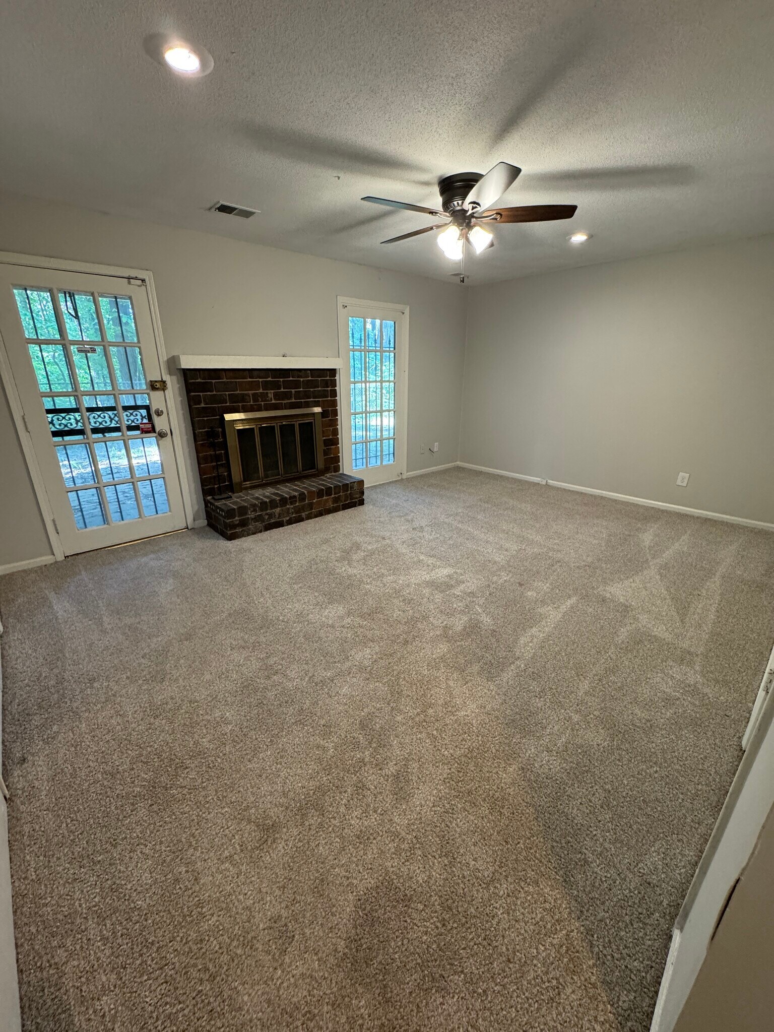 Building Photo - 10211 Cedarbrooke Ln