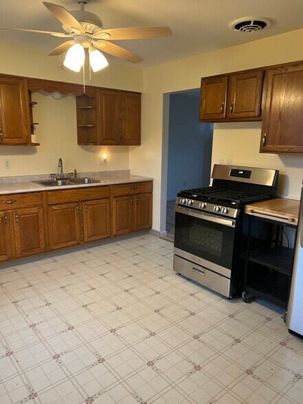 Building Photo - 369 Dehoff Dr