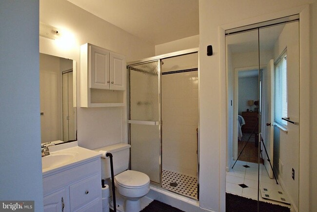 Building Photo - 1450 Greenmont Ct