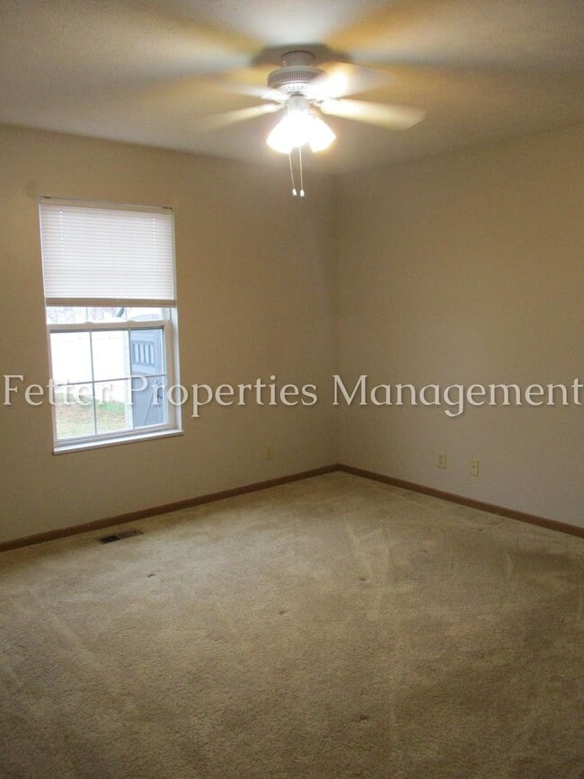 Building Photo - Beautiful Newburgh Home!