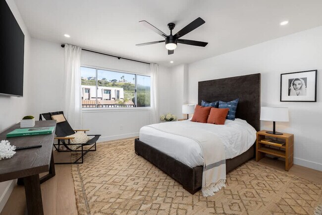 Building Photo - 4747 Marina Dr