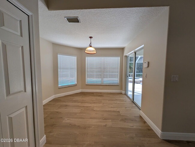 Building Photo - 3725 Sunrise Oaks Dr