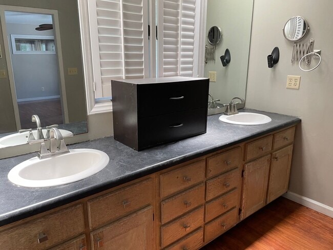 Building Photo - 3 bedroom Bathroom House in River Run Planation