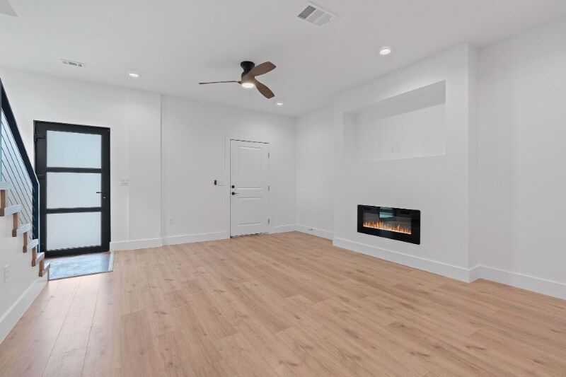 Building Photo - 124 S Mockingbird Cir