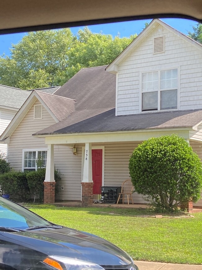 Building Photo - 738 Ablow Dr