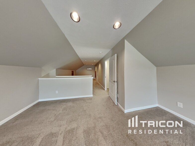 Building Photo - 15 Mossburg Ct