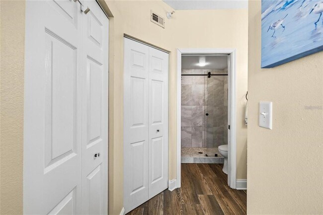 Building Photo - 8000 Sailboat Key Blvd S