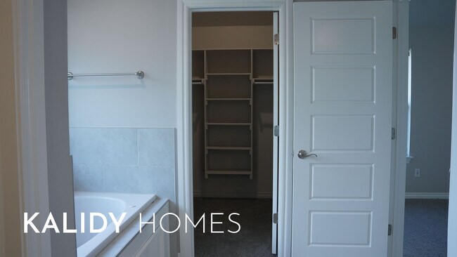 Building Photo - 5216 Bing Cir