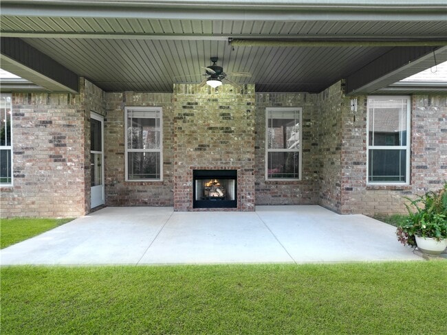 Building Photo - 5401 S 61st St