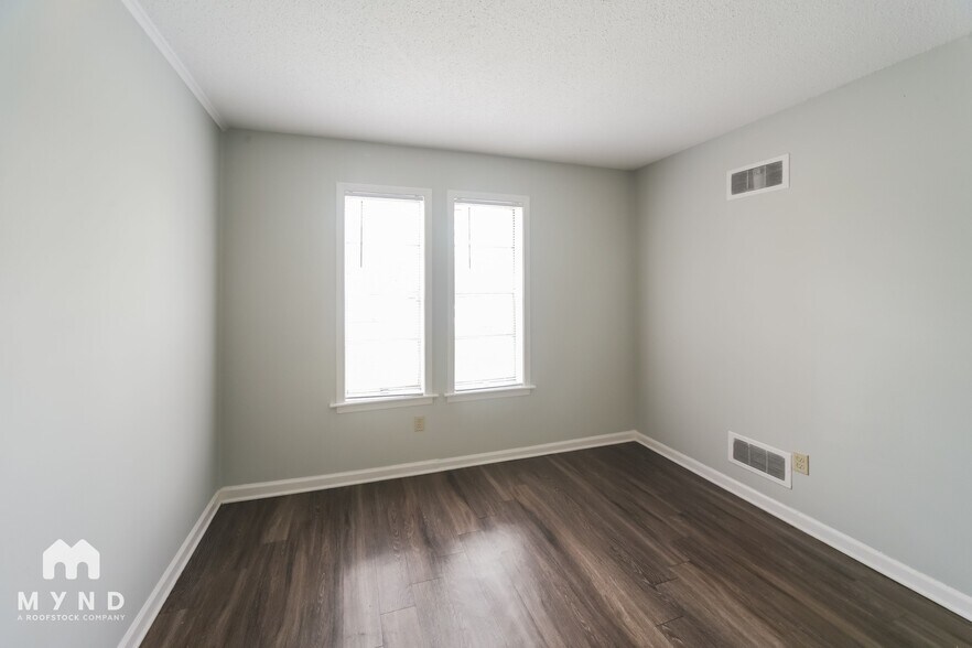 Building Photo - 3870 Wordsworth Ave