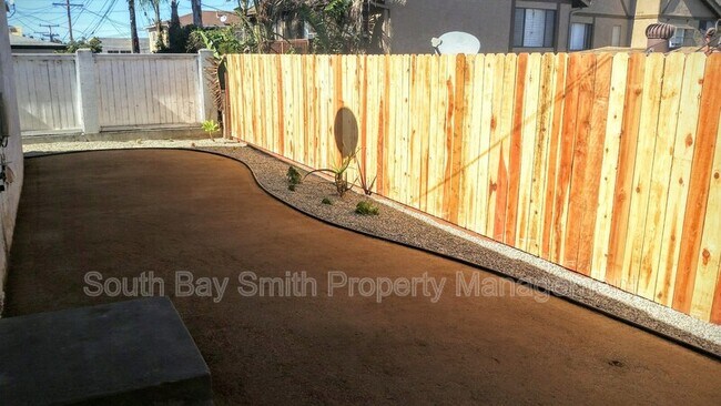 Building Photo - 2619 Mathews Ave