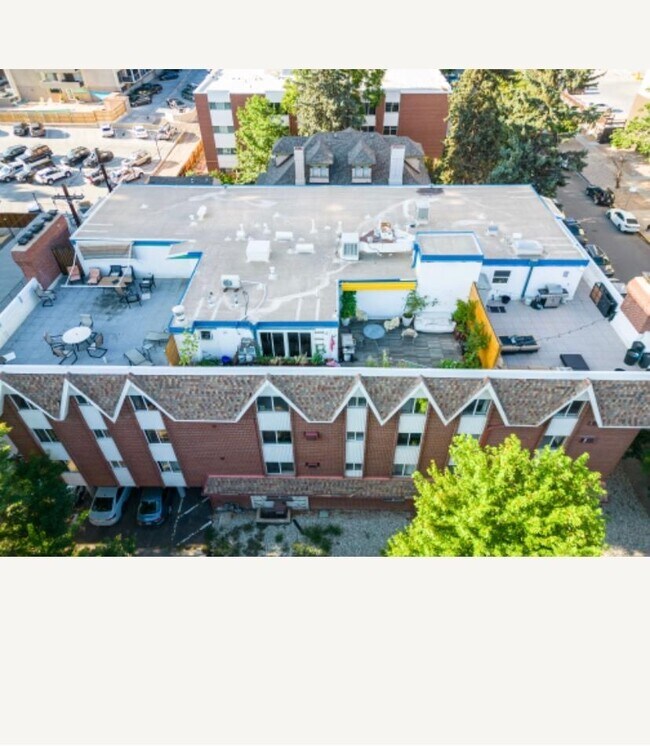 Building Photo - 801 N Pennsylvania St