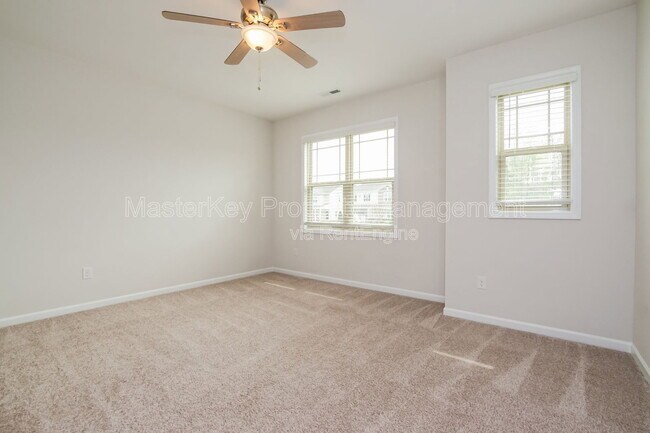 Building Photo - 550 W Copenhaver Dr