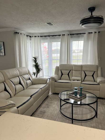 Building Photo - 3449 W Parkway St