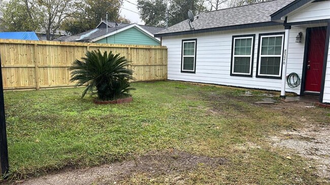 Building Photo - 8226 Darlington Dr