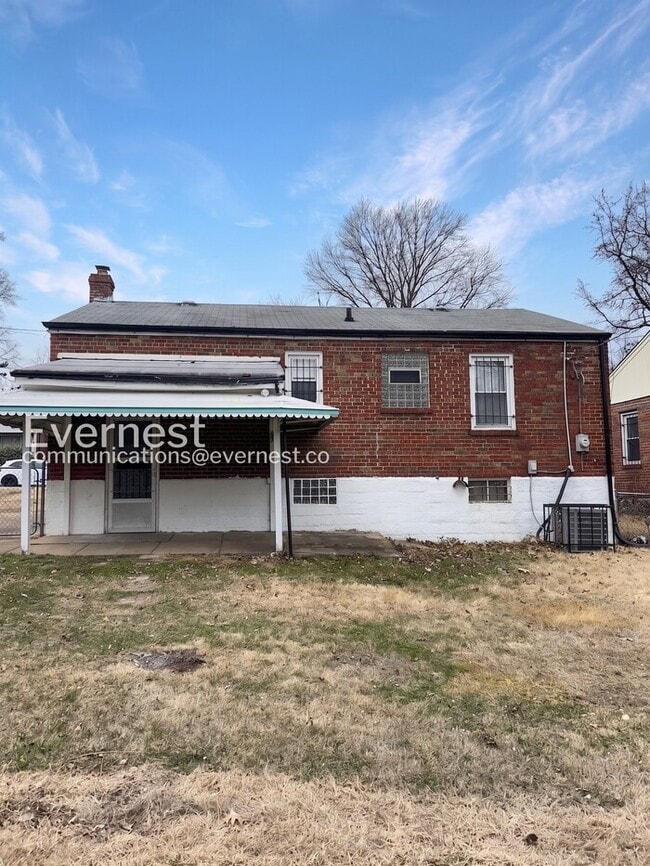 Building Photo - 5546 Floy Ave