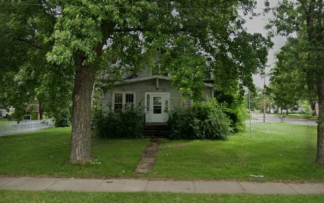 Building Photo - 50656 Main St