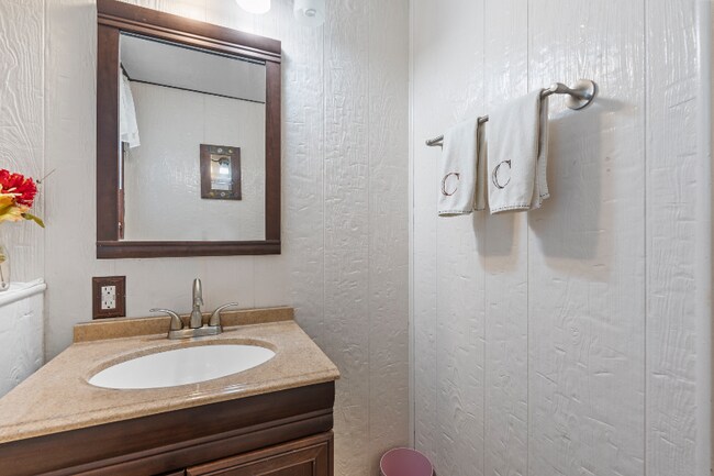 Building Photo - 4998 Rockefeller Rd