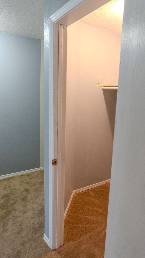 Building Photo - Lovely 2-Bedroom Townhouse in Central Toledo