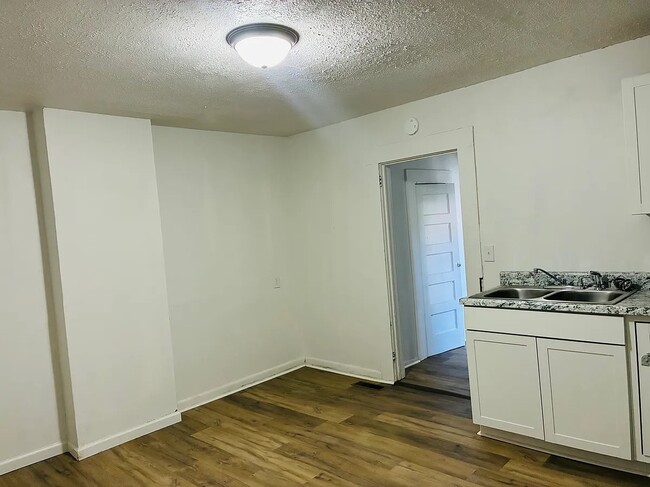 Building Photo - 1405 Tuscaloosa Ave