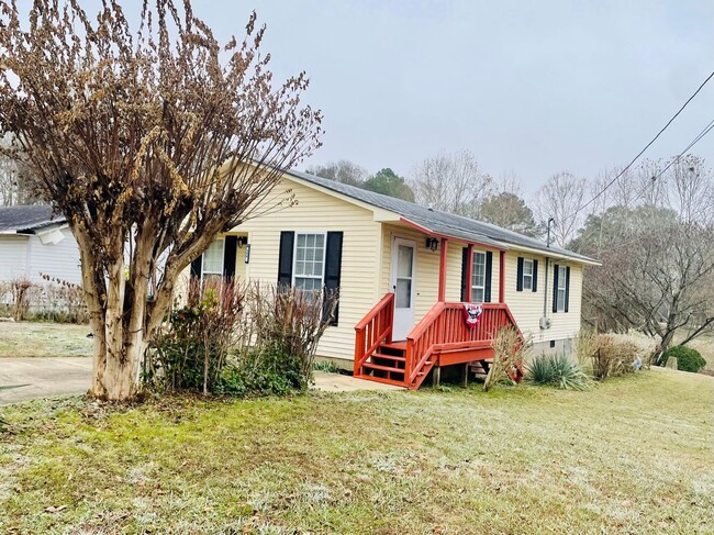 Building Photo - Move In Special : 1st Month Rent Only $644.50 !