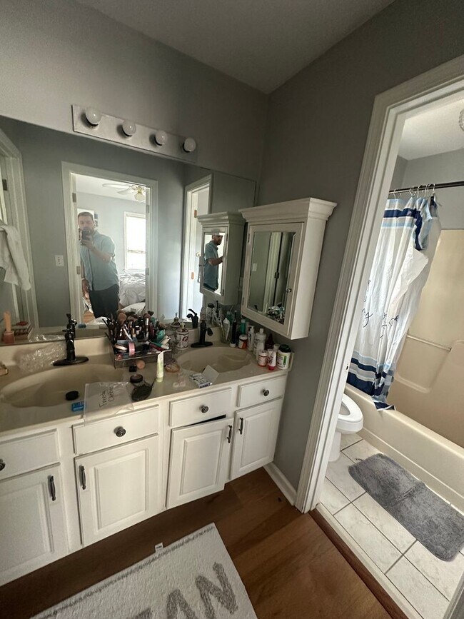 Building Photo - 2BD/2.5BA Home Located in Harbor Town!