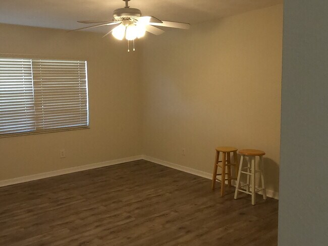 Building Photo - 5168 Taylor Ave