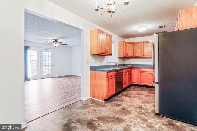 Building Photo - 145 Hailey Ln