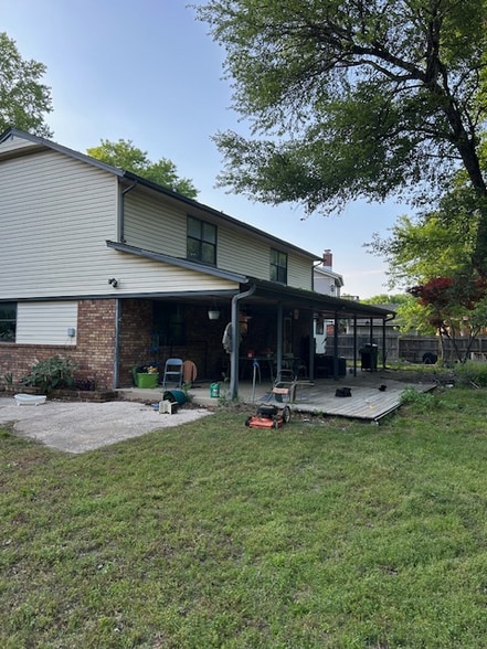 Building Photo - 2613 S Dogwood Ave