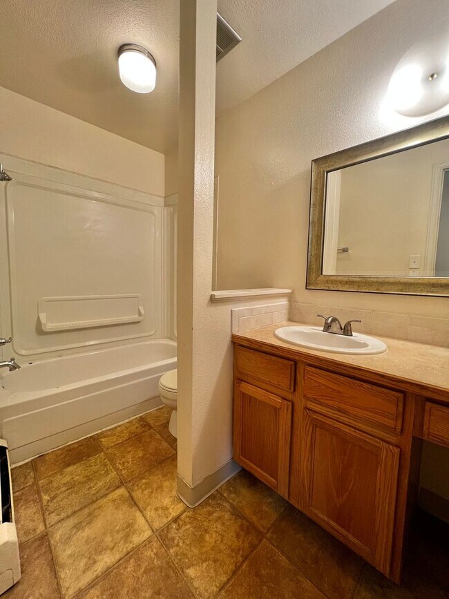 Building Photo - Laporte1850 (KC-LN-KB)