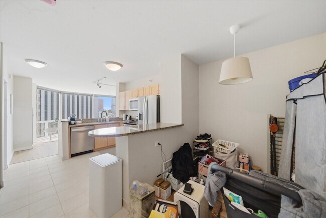 Building Photo - 222 N Columbus Dr