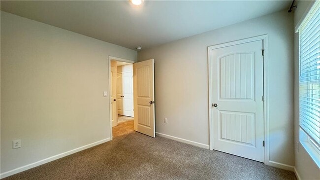 Building Photo - 488 Stoneybrook Dr