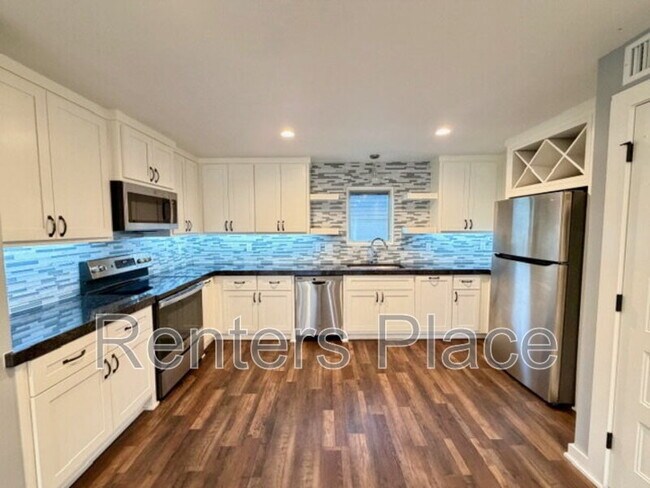 Building Photo - 807 S Trenton Ave