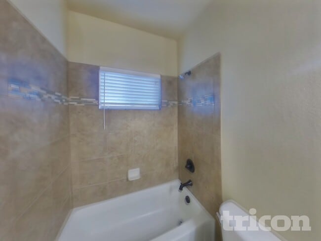 Building Photo - 7847 Dutch Loop