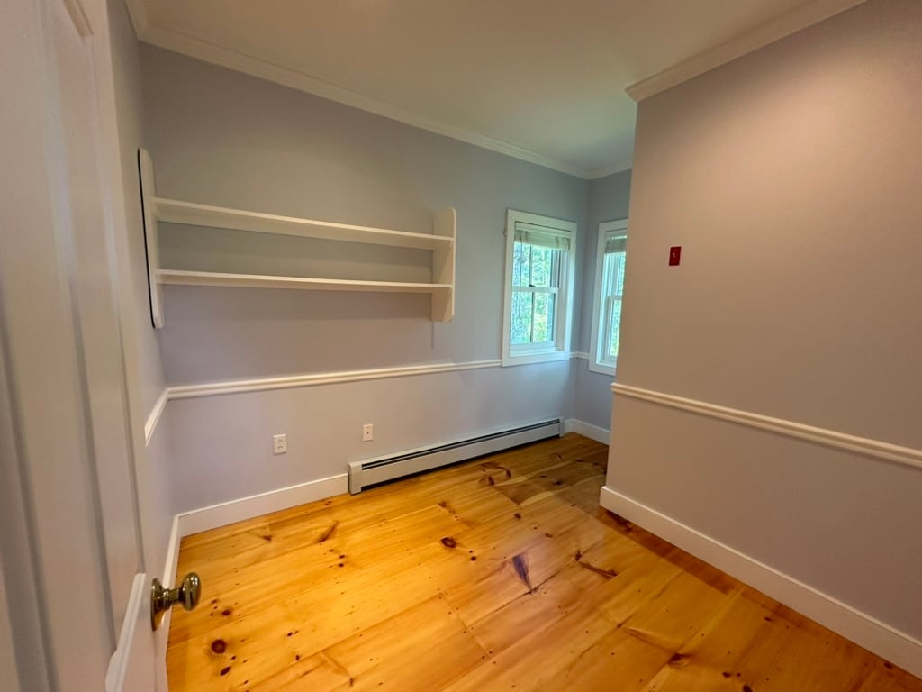 Bonus / Office - 102 Ways Ln
