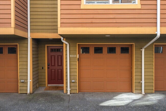 Building Photo - 931 N 35th St