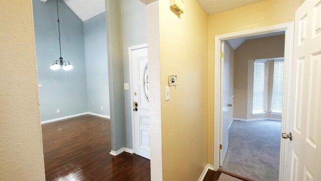 Building Photo - 1203 Beckwood Cir