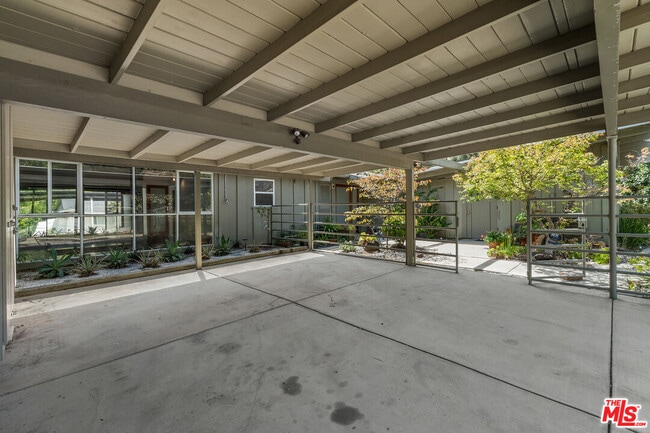 Building Photo - 3641 Woodcliff Rd